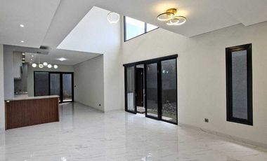 Rumah luas mewah di komplek setiabudi regency