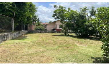 ALQUILER DE CASA EN ALGARROBOS CERCADA ATRAS