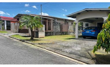 ALQUILER DE CASA EN ALGARROBOS CERCADA ATRAS