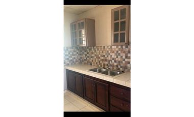 ALQUILER DE CASA EN ALGARROBOS CERCADA ATRAS