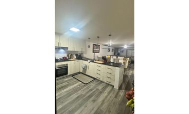 24 DE DICIEMBRE / ALTOS DEL ANGEL / 200M / 4 HABITACIONES / CERCADA JC