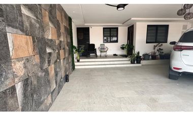 24 DE DICIEMBRE / ALTOS DEL ANGEL / 200M / 4 HABITACIONES / CERCADA JC