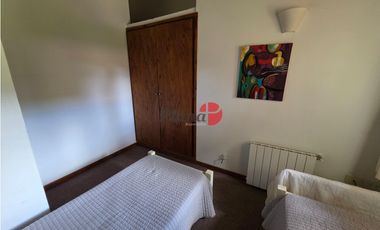 Casa en Venta - Barrio B5 - Excelente Estado - Quincho - Financiación
