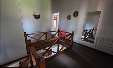 Casa en Venta - Barrio B5 - Excelente Estado - Quincho - Financiación