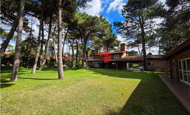 Casa en Venta - Barrio B5 - Excelente Estado - Quincho - Financiación