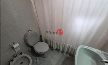 Casa en Venta - Barrio B5 - Excelente Estado - Quincho - Financiación