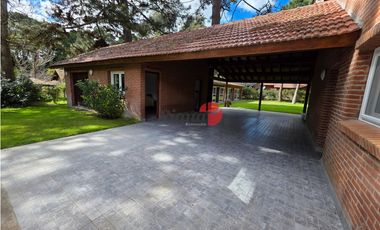 Casa en Venta - Barrio B5 - Excelente Estado - Quincho - Financiación