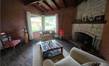 Casa en Venta - Barrio B5 - Excelente Estado - Quincho - Financiación