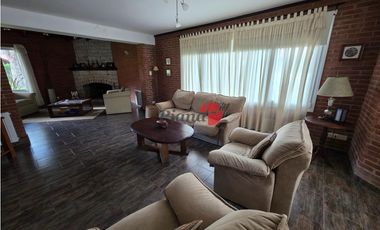 Casa en Venta - Barrio B5 - Excelente Estado - Quincho - Financiación