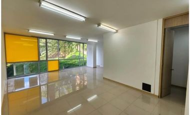 OFICINA EN VENTA SECTOR CASTROPOL - POBLADO