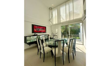 ESTILO Y COMODIDAD EN CASA DE DOS NIVELES EN VENTA O ARRIENDO. PTO COL