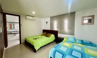 ESTILO Y COMODIDAD EN CASA DE DOS NIVELES EN VENTA O ARRIENDO. PTO COL