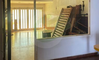 Constitucion - Chalet 280 Cub. Lote de 396