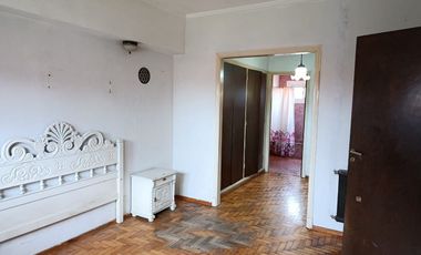 Constitucion - Chalet 280 Cub. Lote de 396