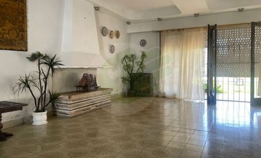 Constitucion - Chalet 280 Cub. Lote de 396