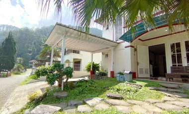 Villa Tawangmangu full furnish  kawasan premium