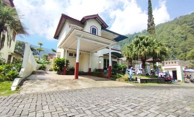 Villa Tawangmangu full furnish  kawasan premium