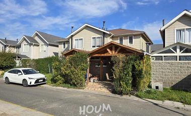 LINDA CASA EN CONDOMINIO CON PISCINA