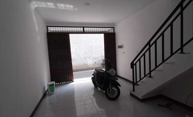 Rumah 3 lantai cocok untuk keluarga kecil