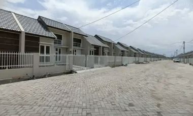 Rumah Murah DP 0%  Dekat Gunung Anyar Surabaya Alana Regency Cemandi