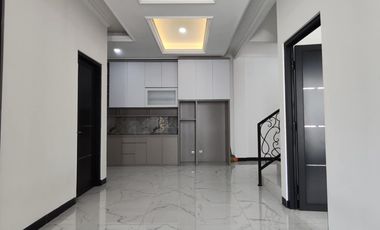 Rumah Modern Classic Dalam Cluster Jagakarsa Jakarta Selatan