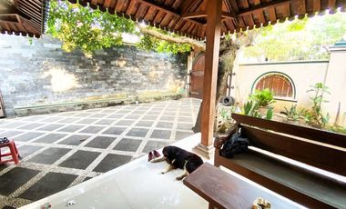 Rumah mewah full jati dekat Pasar Nusukan