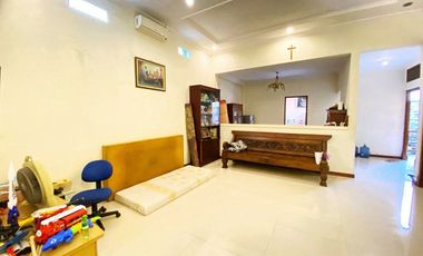 Rumah mewah full jati dekat Pasar Nusukan