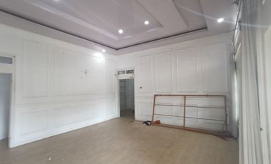 Rumah Luas Kokoh Dekat ke UNS