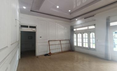 Rumah Luas Kokoh Dekat ke UNS