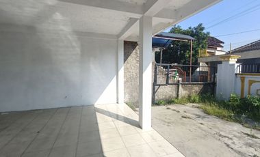 Rumah Luas Kokoh Dekat ke UNS