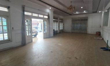 Rumah Luas Kokoh Dekat ke UNS