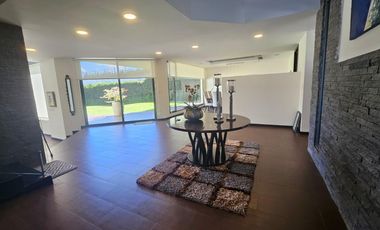 CASA DE LUJO 3 DORMITORIOS CON SUITE INDEPENDIENTE, Santa Inés Cumbayá