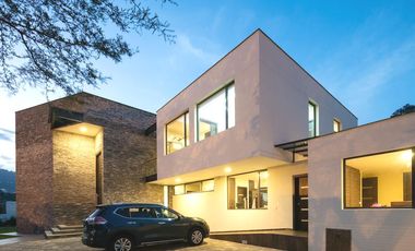 CASA DE LUJO 3 DORMITORIOS CON SUITE INDEPENDIENTE, Santa Inés Cumbayá