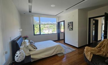 CASA DE LUJO 3 DORMITORIOS CON SUITE INDEPENDIENTE, Santa Inés Cumbayá