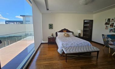 CASA DE LUJO 3 DORMITORIOS CON SUITE INDEPENDIENTE, Santa Inés Cumbayá