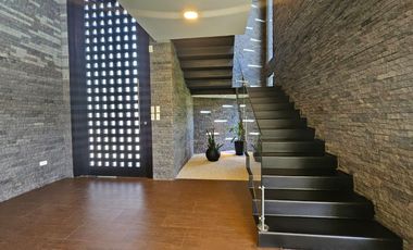 CASA DE LUJO 3 DORMITORIOS CON SUITE INDEPENDIENTE, Santa Inés Cumbayá