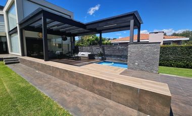 CASA DE LUJO 3 DORMITORIOS CON SUITE INDEPENDIENTE, Santa Inés Cumbayá