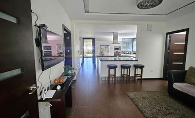 CASA DE LUJO 3 DORMITORIOS CON SUITE INDEPENDIENTE, Santa Inés Cumbayá