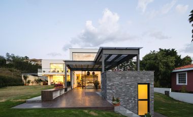 CASA DE LUJO 3 DORMITORIOS CON SUITE INDEPENDIENTE, Santa Inés Cumbayá