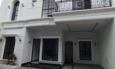 Rumah Baru American Classic Dalam Cluster Jagakarsa Jakarta selatan
