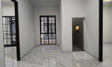 Rumah Baru American Classic Dalam Cluster Jagakarsa Jakarta selatan