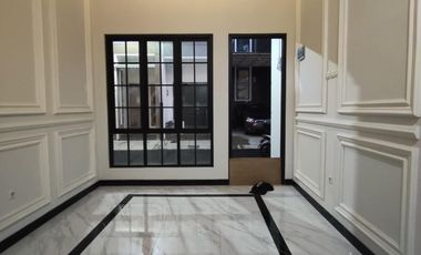 Rumah Baru American Classic Dalam Cluster Jagakarsa Jakarta selatan