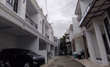Rumah Baru American Classic Dalam Cluster Jagakarsa Jakarta selatan