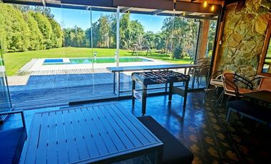 CASA CON PISCINA TEMPERADA Y ORILLA DE RÍO EN CHAMIZA