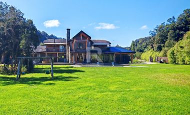 CASA CON PISCINA TEMPERADA Y ORILLA DE RÍO EN CHAMIZA