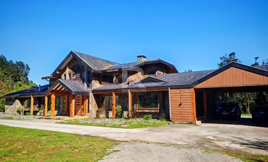 CASA CON PISCINA TEMPERADA Y ORILLA DE RÍO EN CHAMIZA