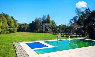 CASA CON PISCINA TEMPERADA Y ORILLA DE RÍO EN CHAMIZA