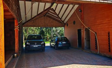 CASA CON PISCINA TEMPERADA Y ORILLA DE RÍO EN CHAMIZA