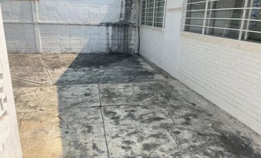 Renta de casa en colonia Jardines.