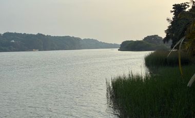 Terreno en venta en arboledas del Río Tuxpan.